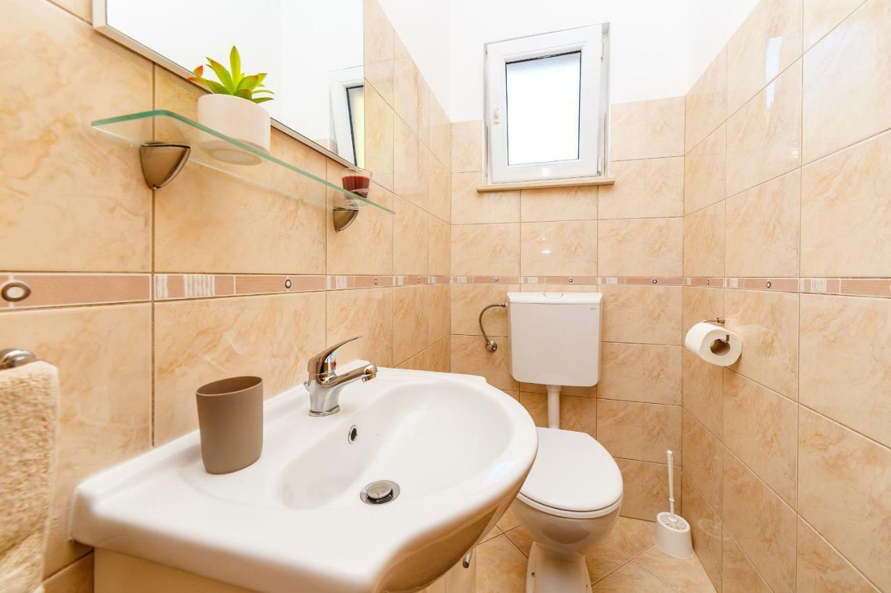 Apartments Iva Marina Εξωτερικό φωτογραφία